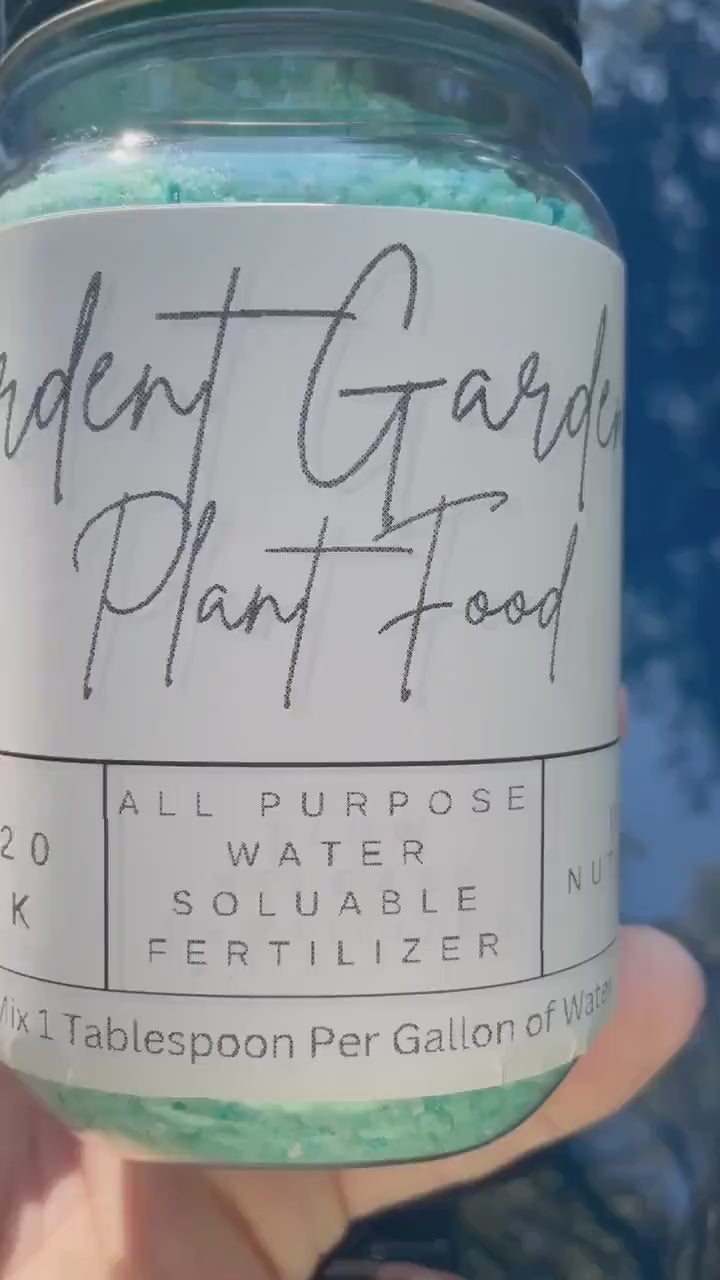 PLANT FOOD 20-20-20 Garden Fertilizer, Water Soluble, Great for all plants, 1 Tablespoon Per Gallon of Water, Garden Supplies, All Purpose